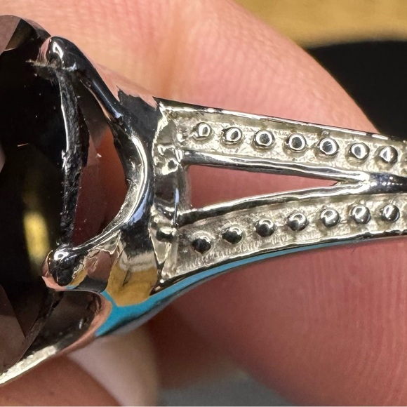 NIB. Size 8 Thai Black Spinel Solitaire Unisex Ring - Picture 3 of 3